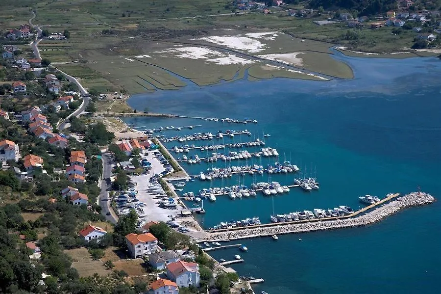 Apartments Vesna 2844 Supetarska Draga 3*,